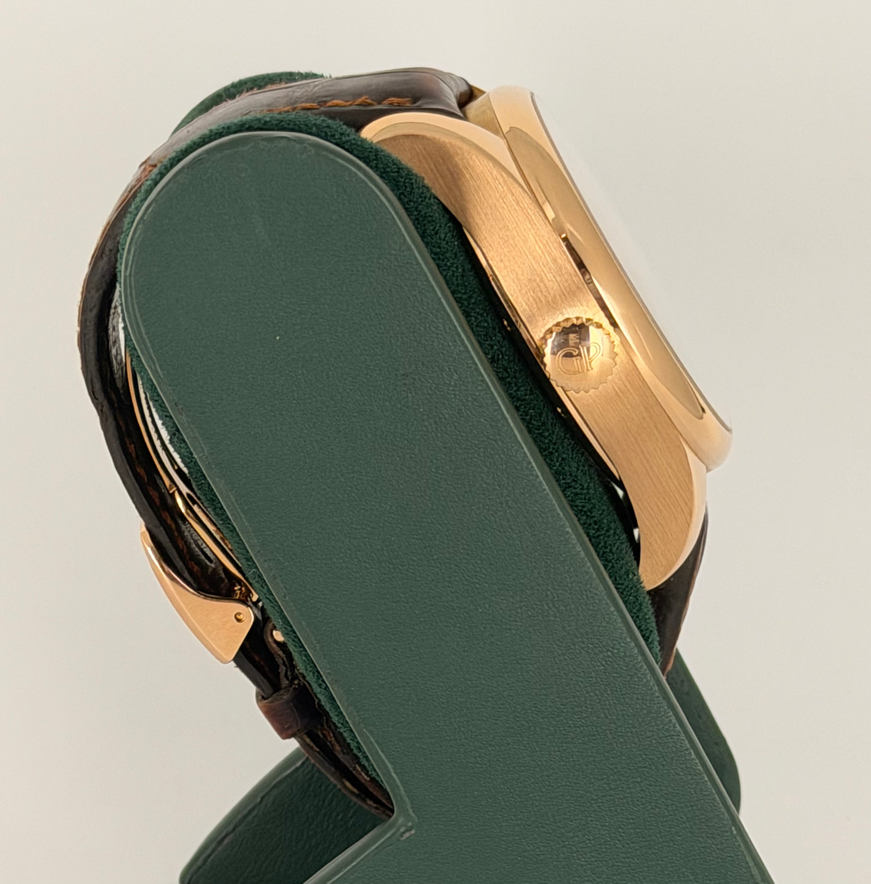Girard-Perregaux WW.TC Chronograph, Box und Papiere, neuwertiger Zustand