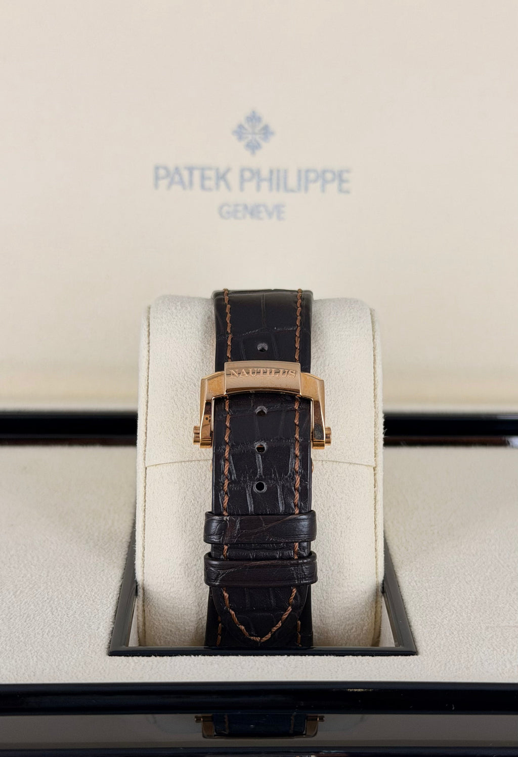 Patek Philippe Nautilus 2021, neu und ungetragen, vollständiges Set + Originalrechnung LC Österreich