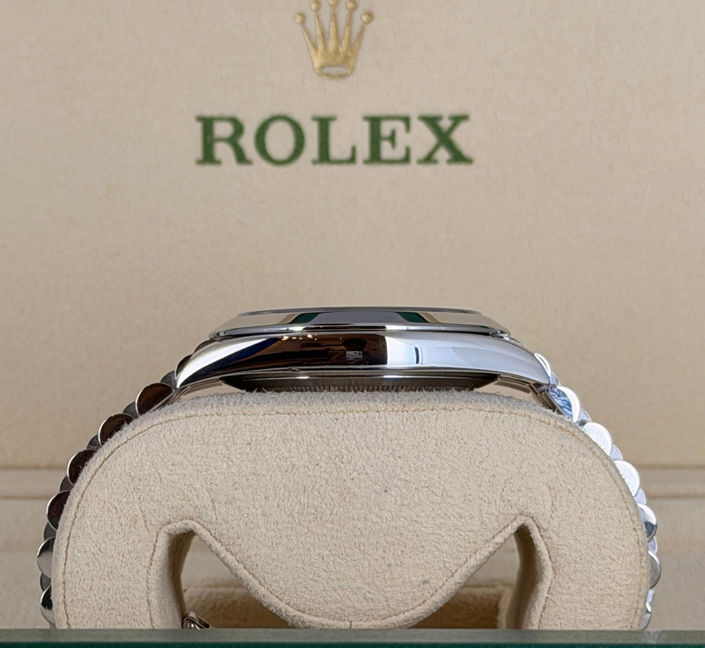 Rolex Datejust 41 Blaues Zifferblatt mit Stabindizes, Jubilee-Armband, Full Set 2020