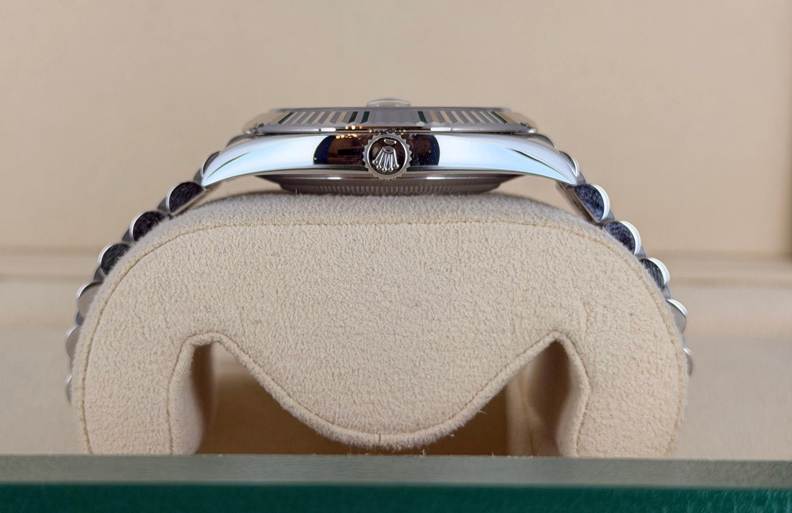 Rolex Datejust 41 Neu, ungetragen 2022, Full Set LC 126