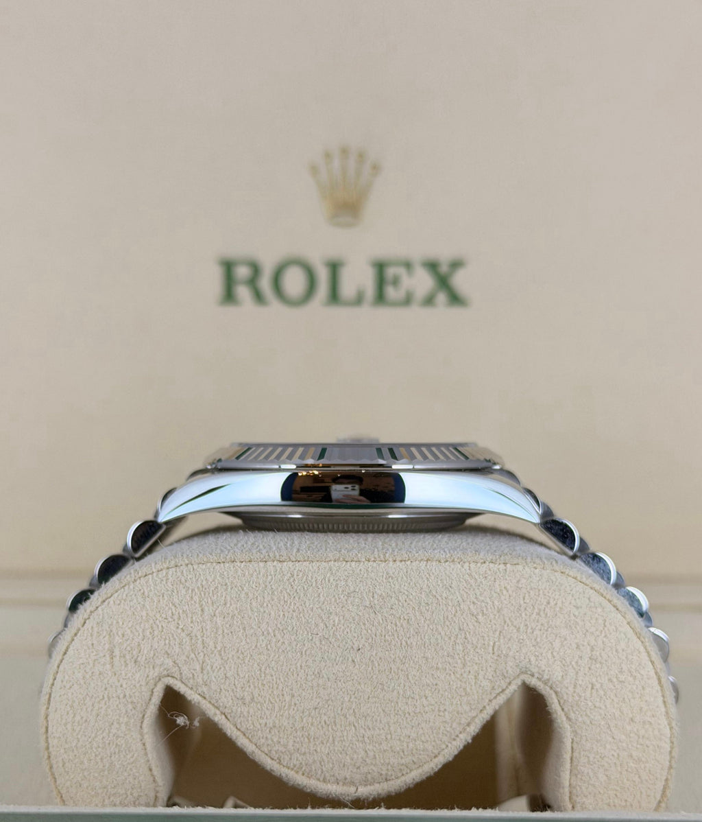 Rolex Datejust 41 Neu, ungetragen 2022, Full Set LC 126