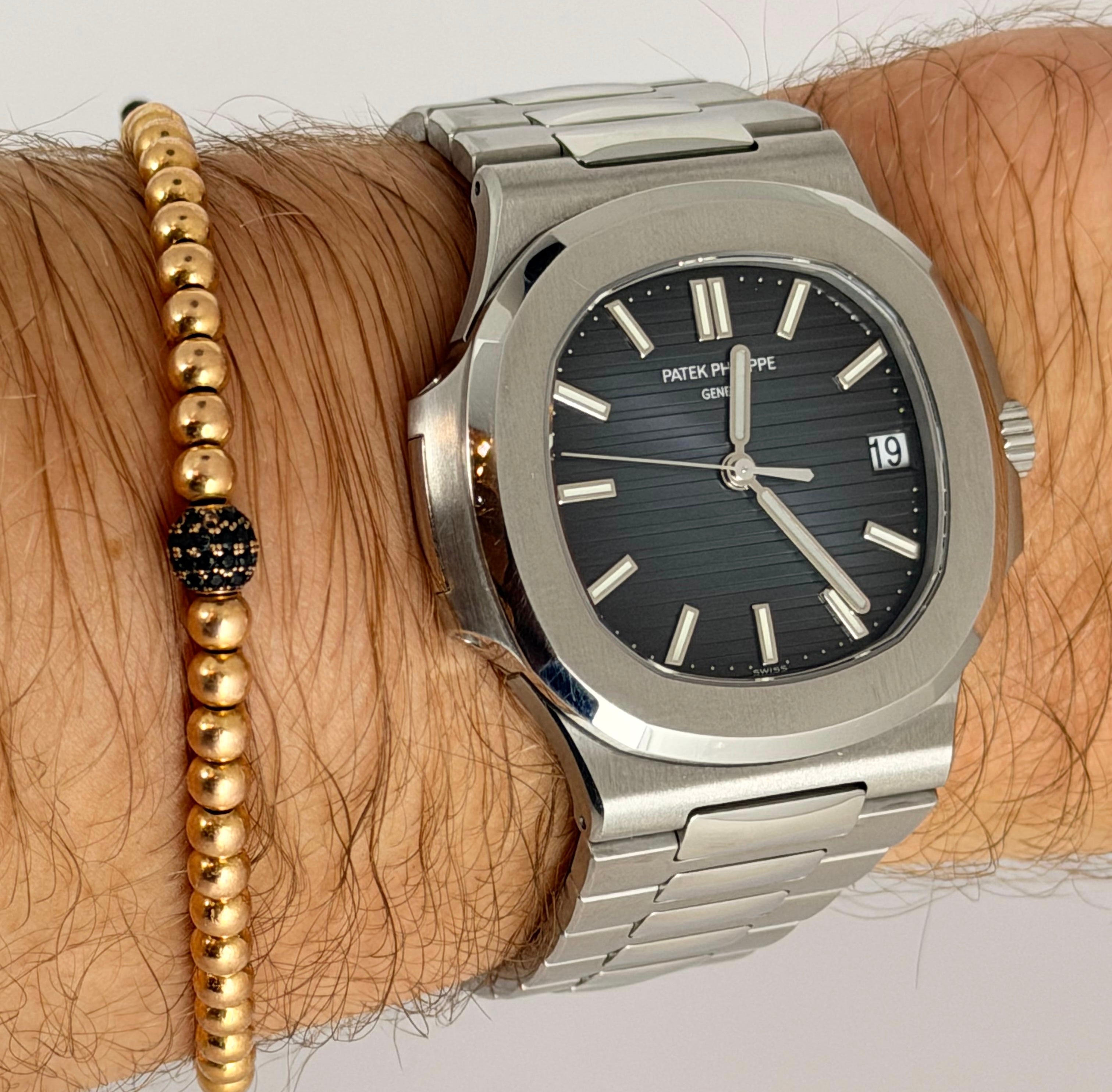 Patek Philippe Nautilus 5711 Blaues Zifferblatt mit Box und Papieren