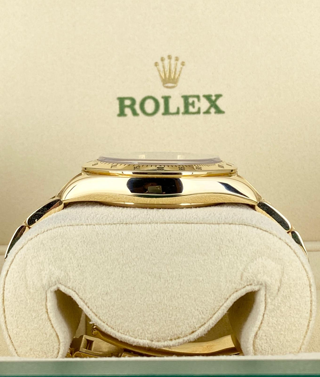 Rolex Cosmograph Daytona, mit Box und Papieren