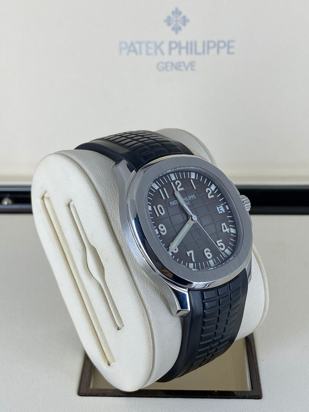 Patek Philippe Aquanaut, Komplettset, 2014, Schwarzes Zifferblatt, Kautschukarmband