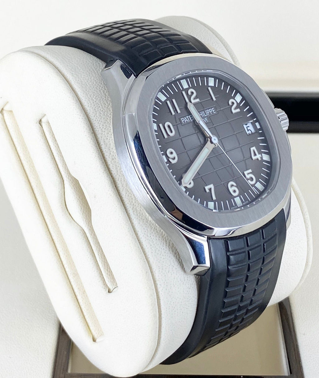 Patek Philippe Aquanaut, Komplettset, 2014, Schwarzes Zifferblatt, Kautschukarmband