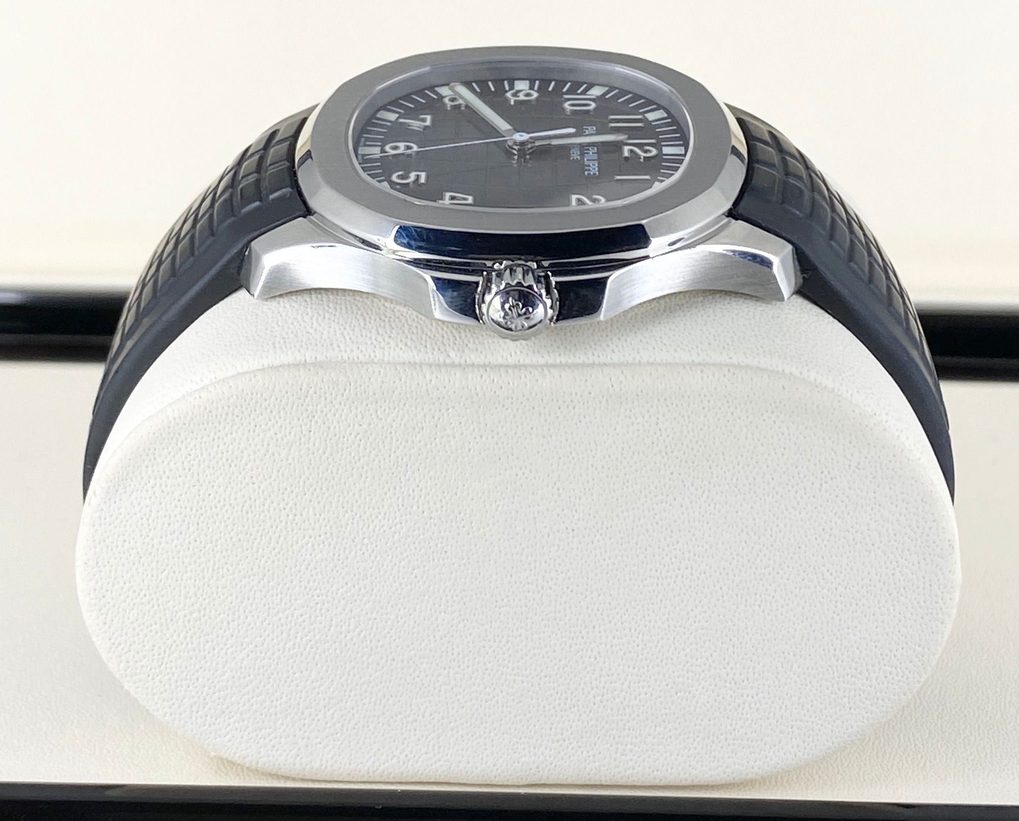Patek Philippe Aquanaut, Komplettset, 2014, Schwarzes Zifferblatt, Kautschukarmband