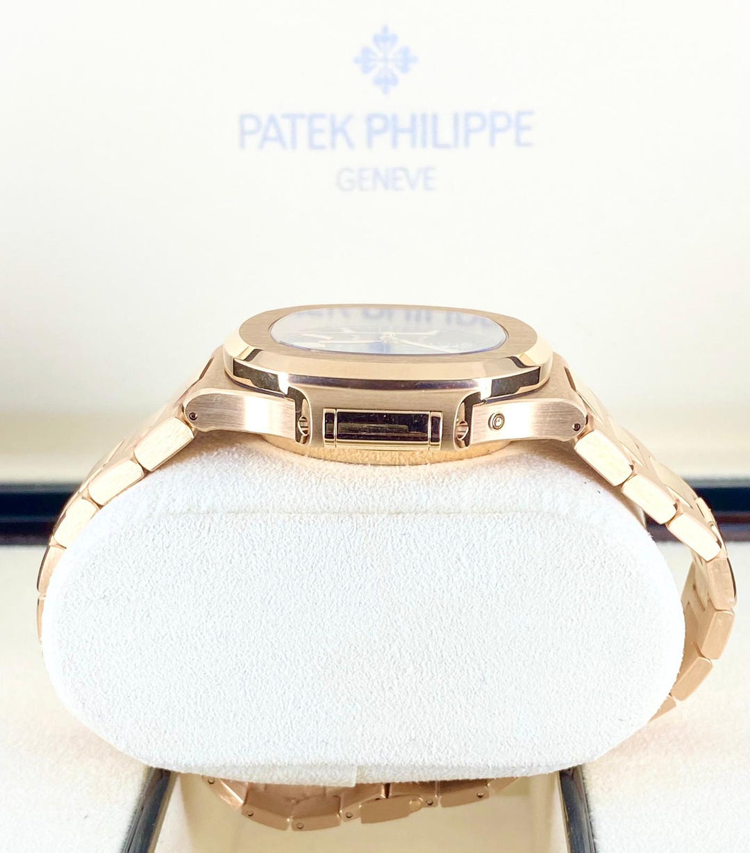 Patek Philippe Nautilus, Rose Gold, Chronograph, Full set
