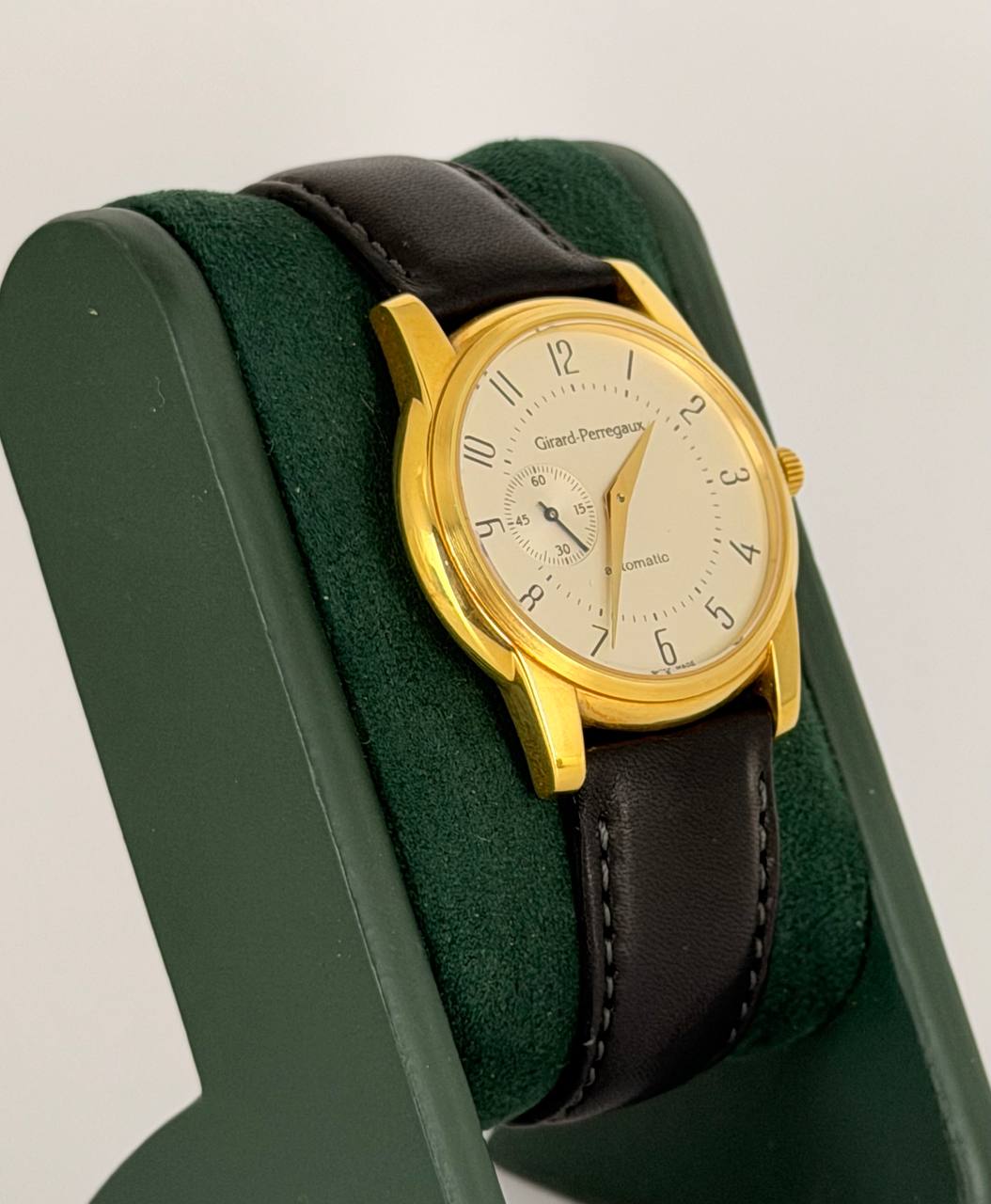 Girard Perregaux 9050 Open Case Back 34 mm 18k Yellow Gold