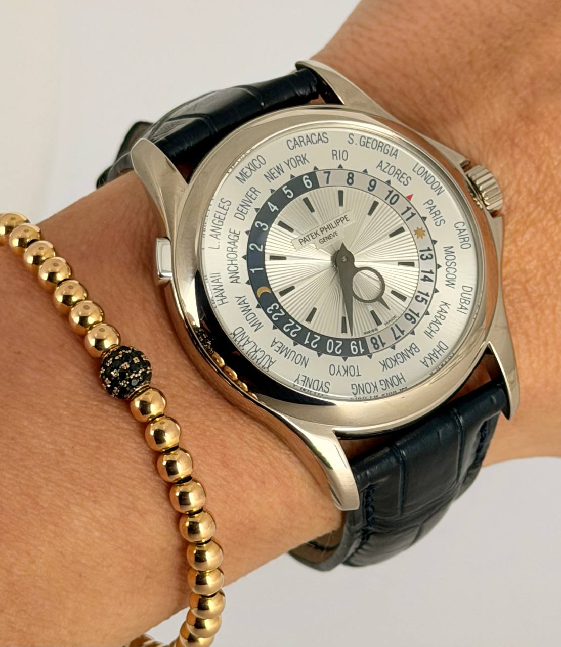 Patek Philippe World Time Ref. 5130G, 2012, wie neu, 18K Weißgold, Box und Papiere