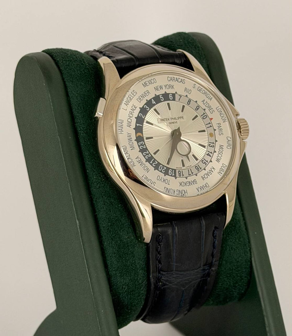 Patek Philippe World Time Ref. 5130G, 2012, wie neu, 18K Weißgold, Box und Papiere