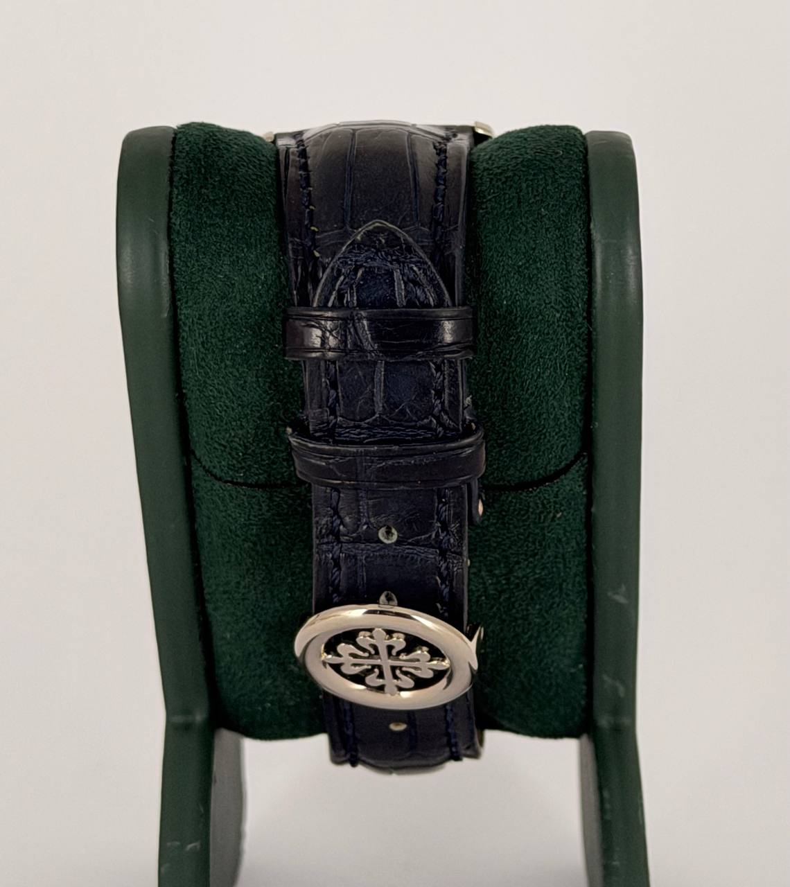 Patek Philippe World Time Ref. 5130G, 2012, wie neu, 18K Weißgold, Box und Papiere