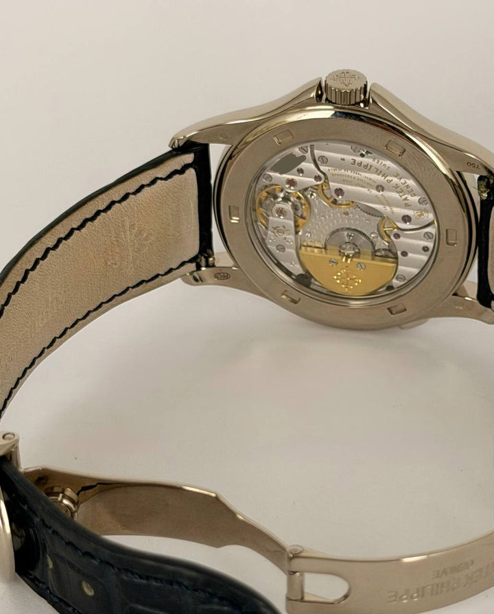 Patek Philippe World Time 5130G 2012 :ike New 18k White Gold Box and Papers
