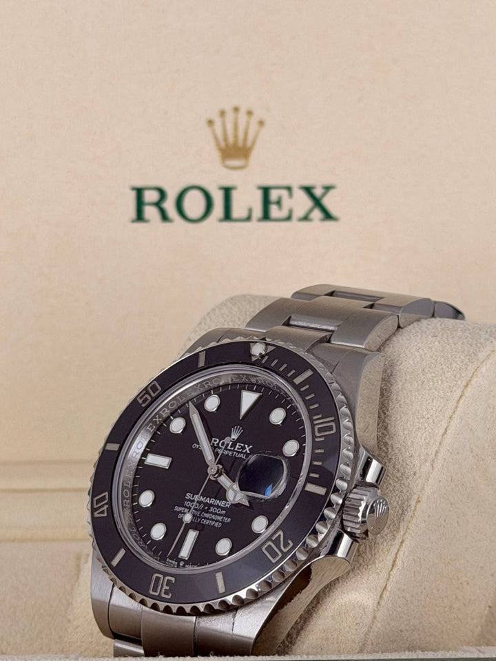 Rolex Submariner Date 2022 Like New Box and Papers