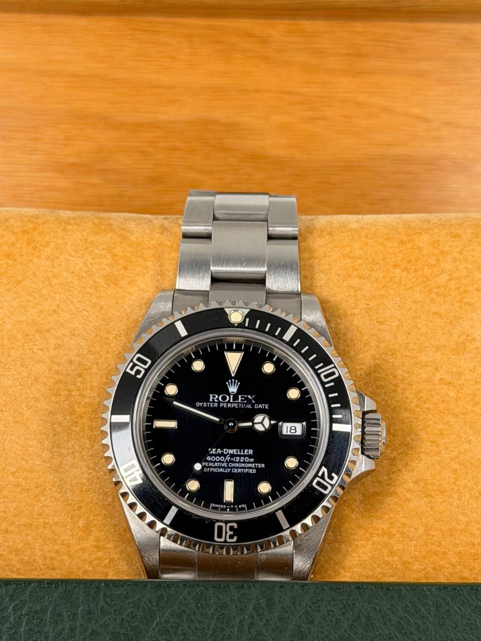 Rolex Sea-Dweller 4000 Full Set Like new 1992