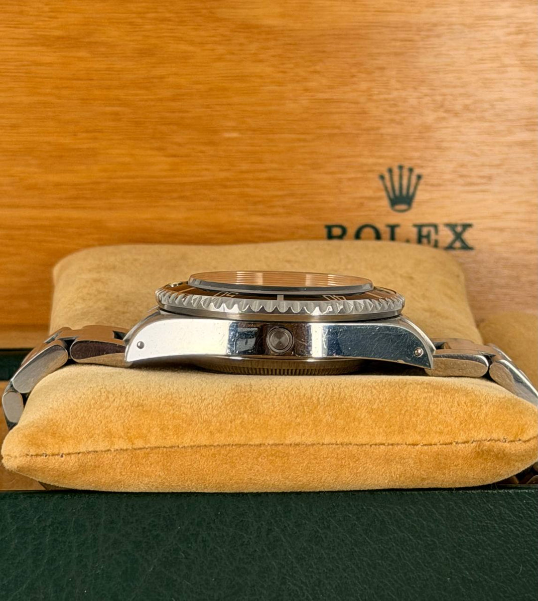 Rolex Sea-Dweller 4000 Full Set Like new 1992