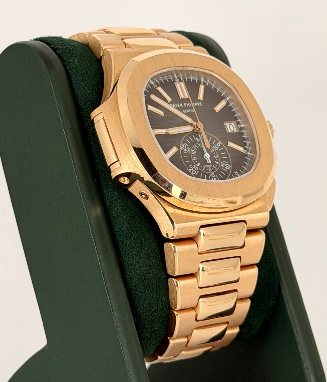 Patek Philippe Nautilus, Komplettset, wie neu, 2017