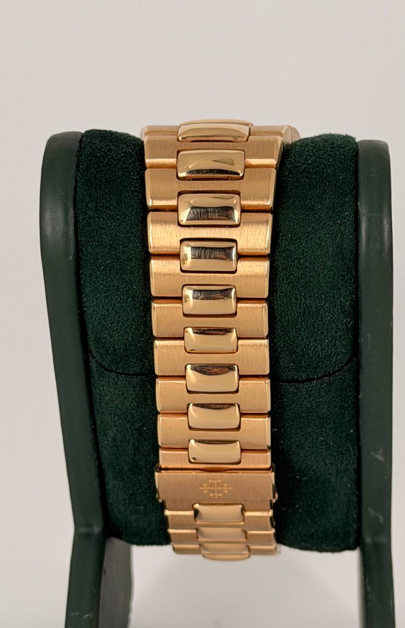 Patek Philippe Nautilus, Komplettset, wie neu, 2017