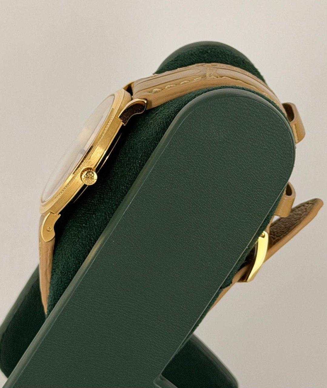 Patek Philippe Calatrava, Box und Papiere