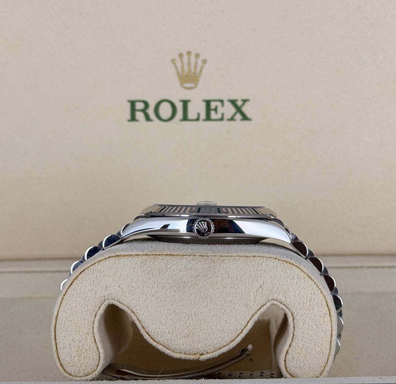 Rolex Datejust 41 blaues Zifferblatt mit Stabindizes, 2020, neue Karte, neuwertiger Zustand, Jubilee-Armband, Weißgold-Lünette
