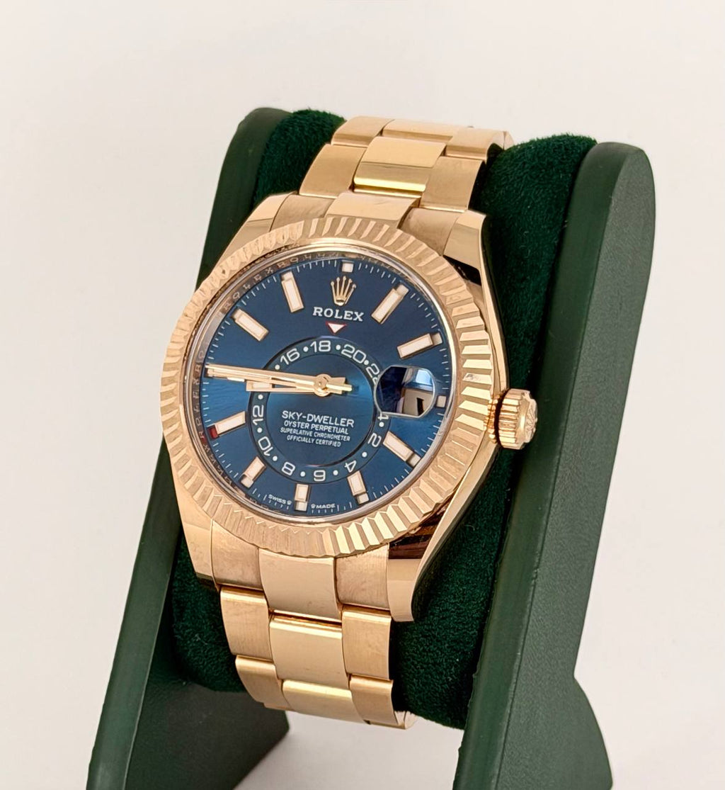 Rolex Sky-Dweller, Full Set, 2023, blaues Zifferblatt, neuwertiger Zustand