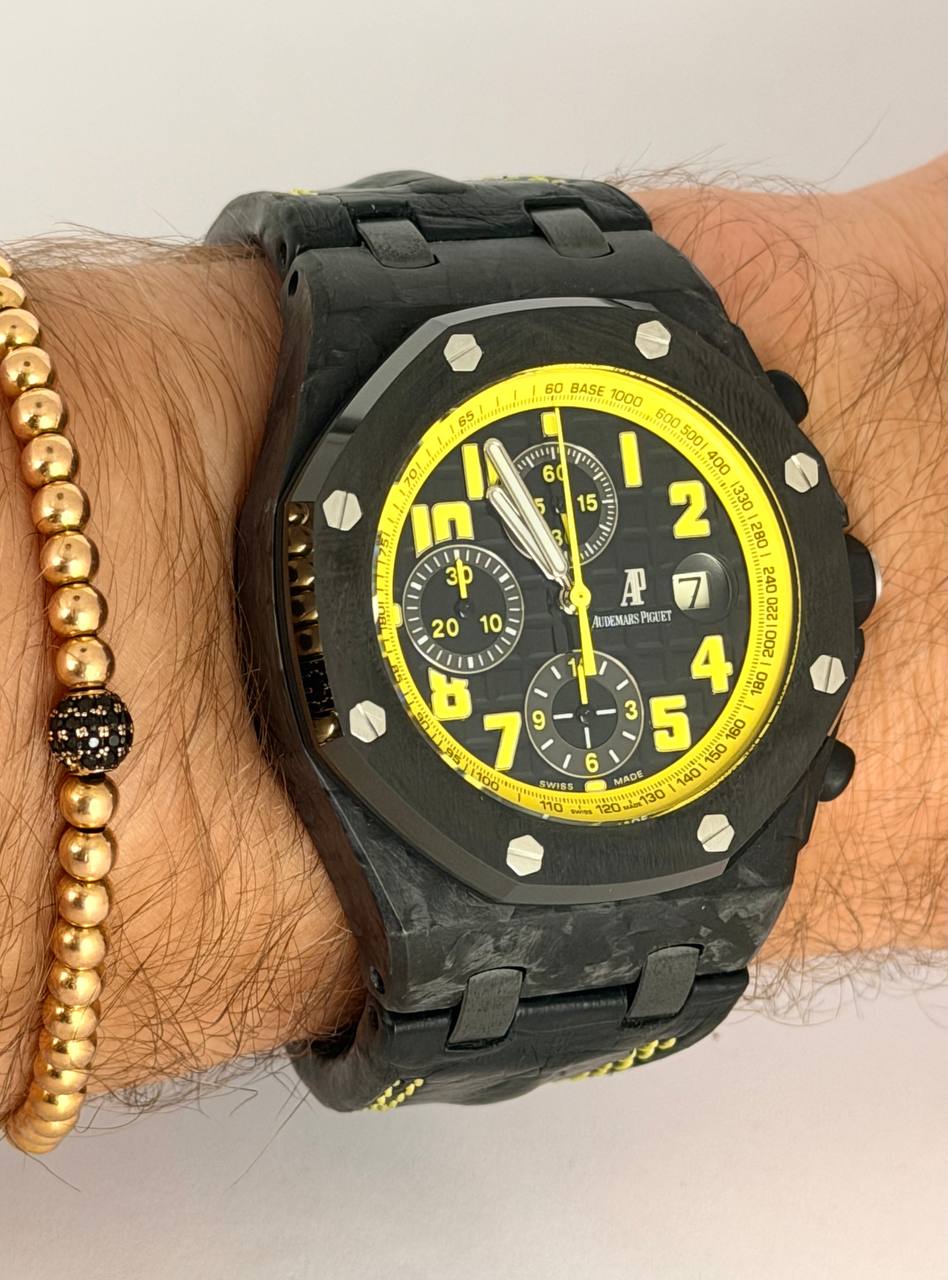 Audemars Piguet Royal Oak Offshore Chronograph „Bumble Bee“, Full Set, neuwertiger Zustand