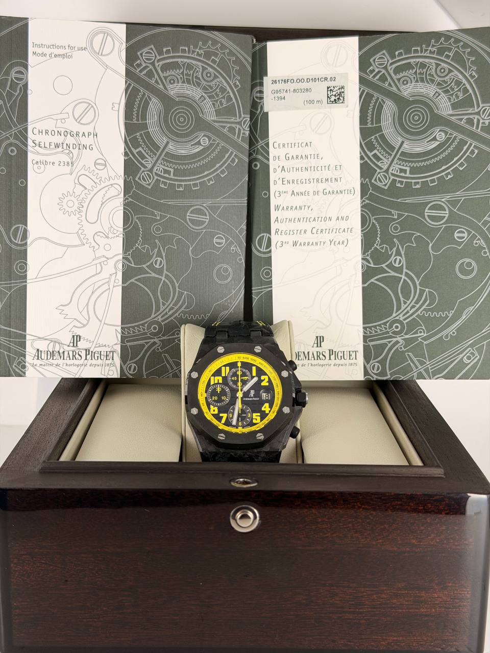 Audemars Piguet Royal Oak Offshore Chronograph „Bumble Bee“, Full Set, neuwertiger Zustand