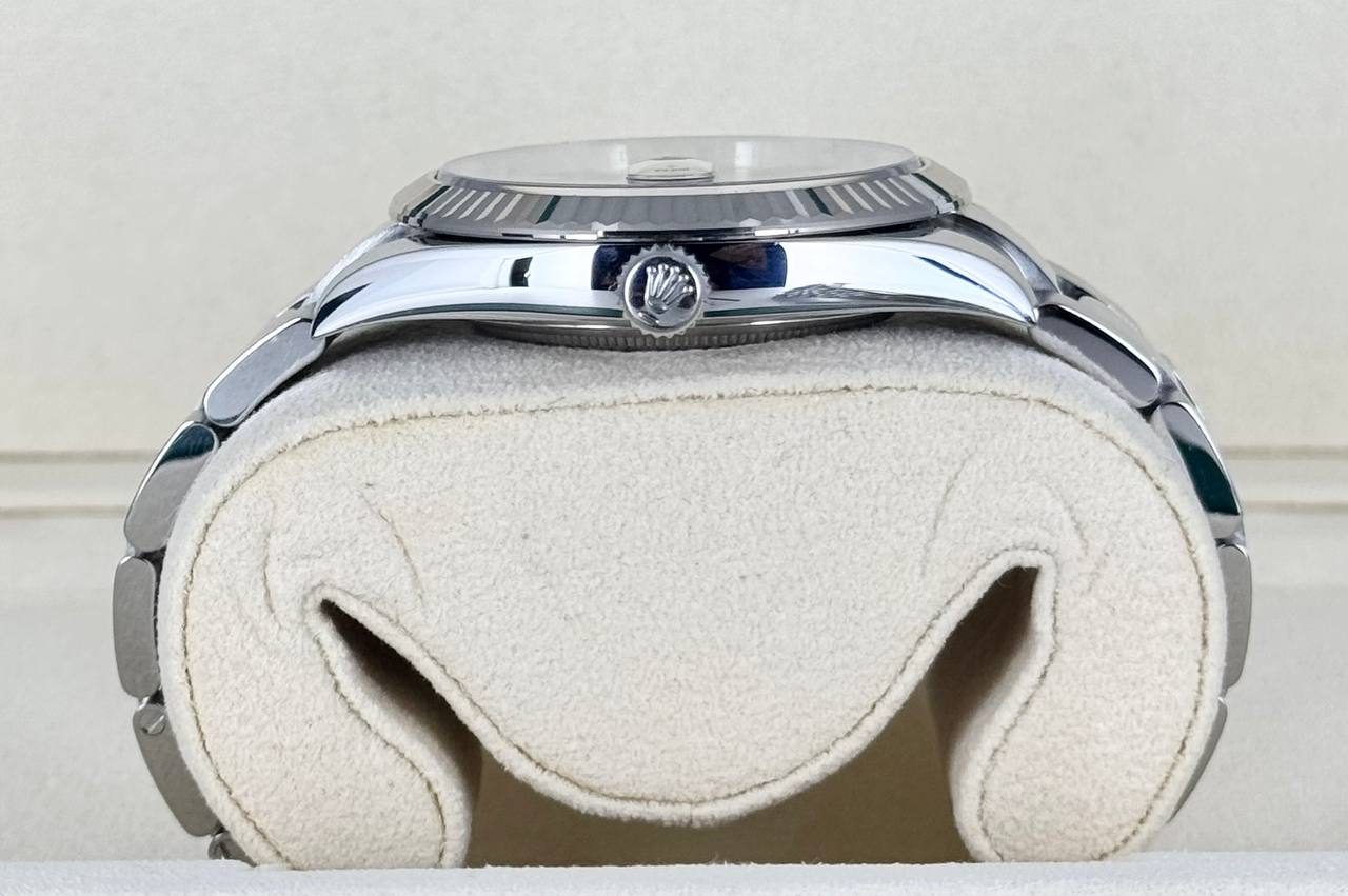 Rolex Datejust II mit Box und Papieren 2020, sehr guter Zustand